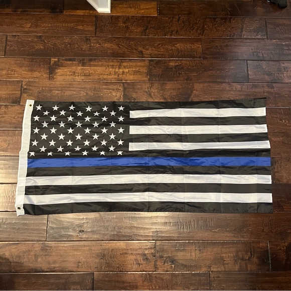 Police Flag new 22x45. - Picture 1 of 2